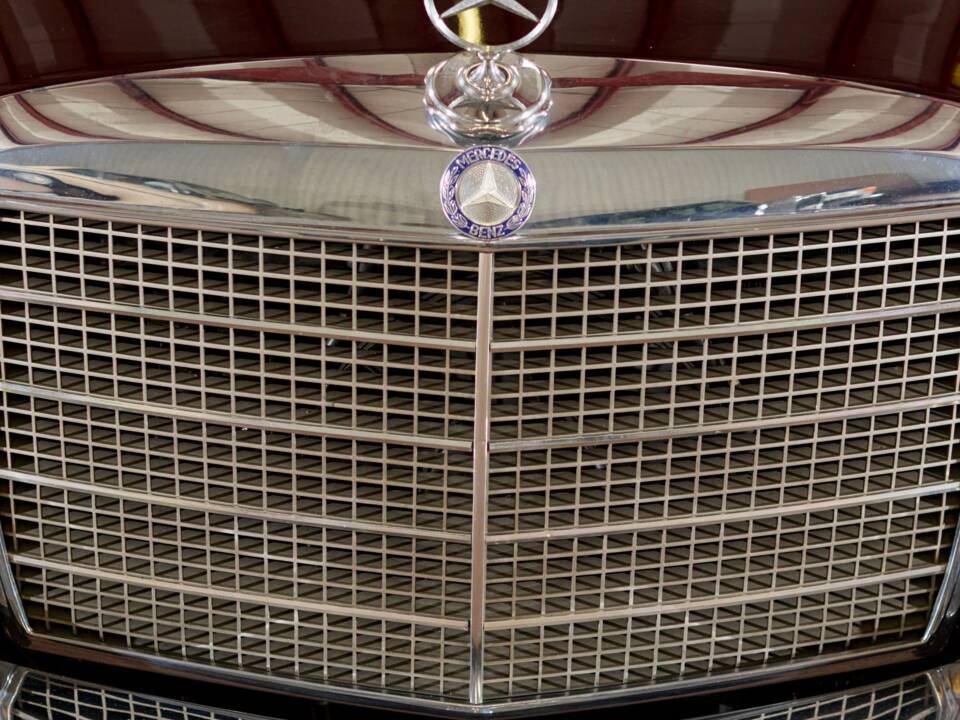 Bild 34/47 von Mercedes-Benz 280 SE (1970)