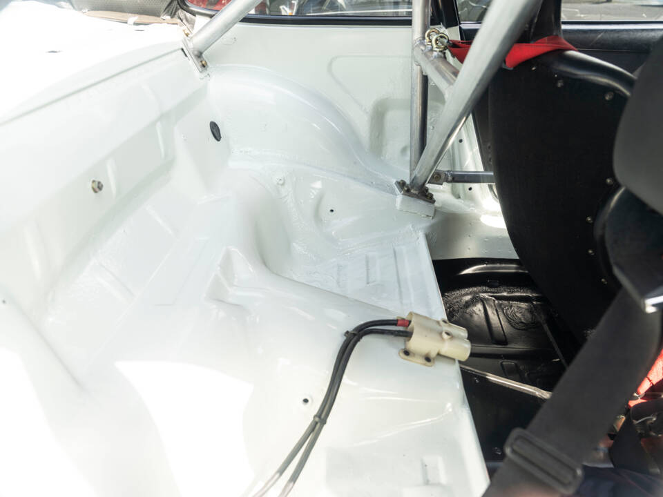 Image 30/31 of Porsche 934 (1976)