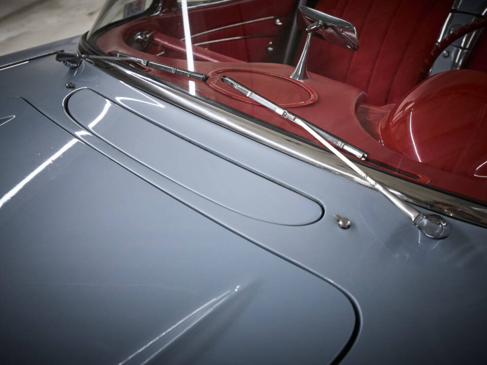 Image 28/78 of Chevrolet Corvette (1962)