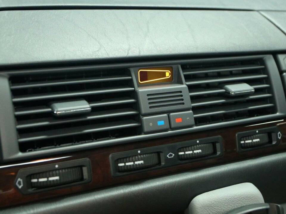 Bild 24/50 von Mercedes-Benz CL 420 (1998)