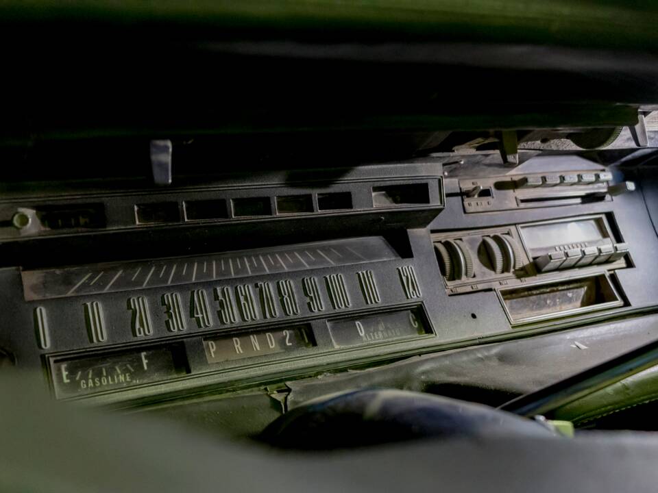 Image 43/50 of Chrysler 300 L (1970)