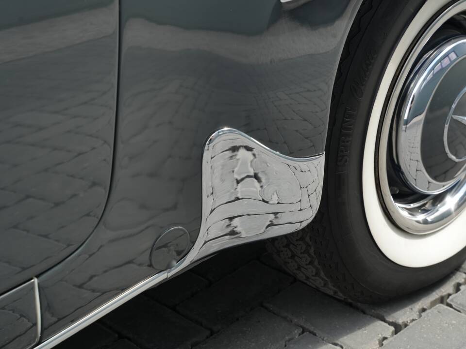 Image 46/50 de Mercedes-Benz 190 SL (1961)