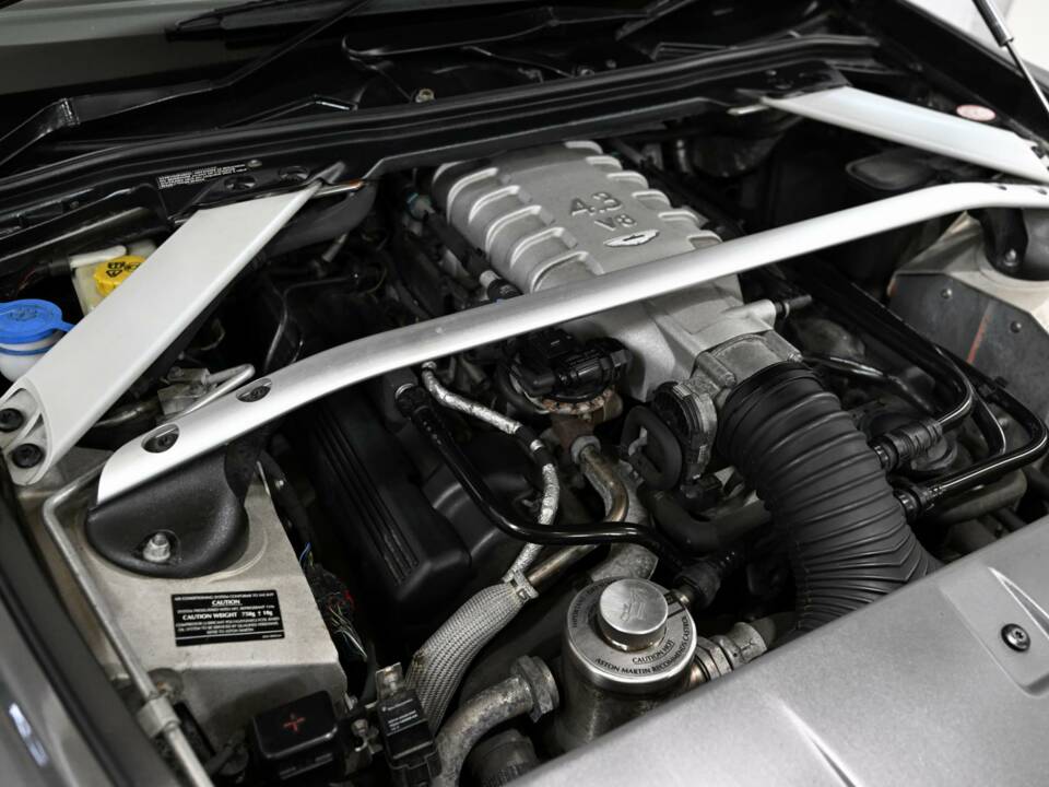 Image 41/50 de Aston Martin V8 Vantage (2006)