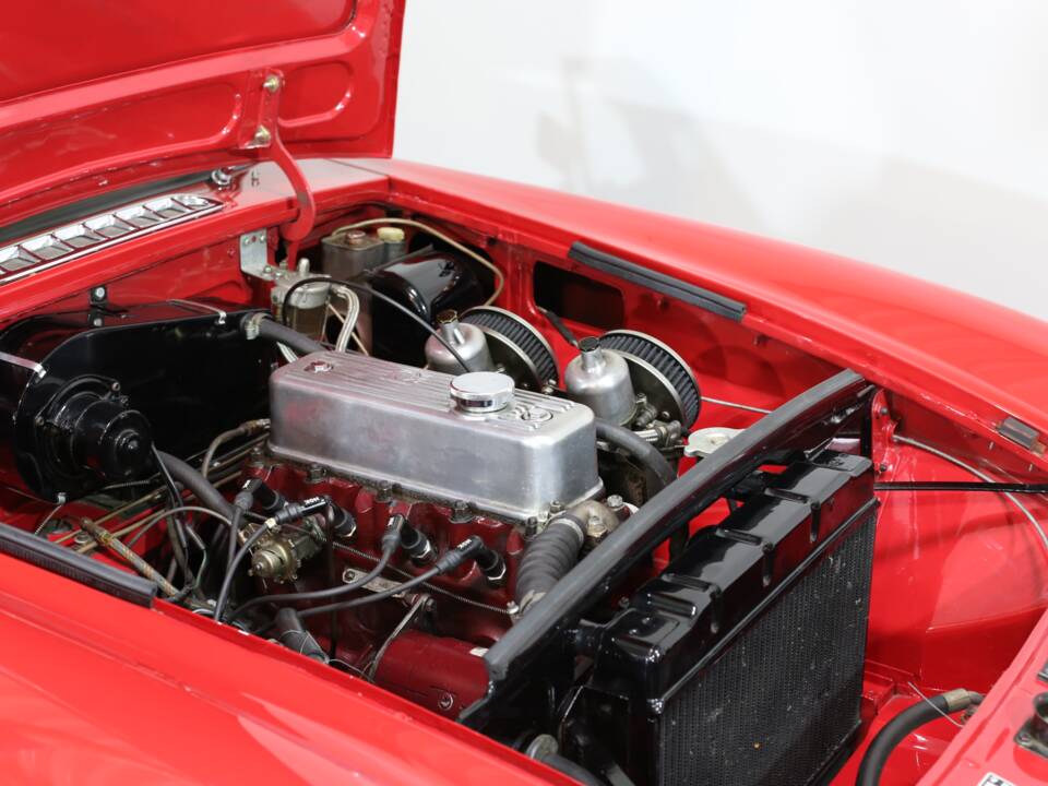 Image 48/49 of MG MGB (1966)