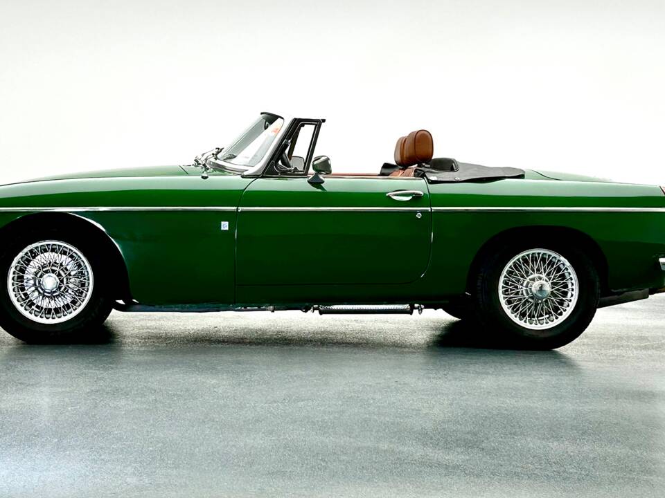 Image 1/14 of MG MGB (1976)