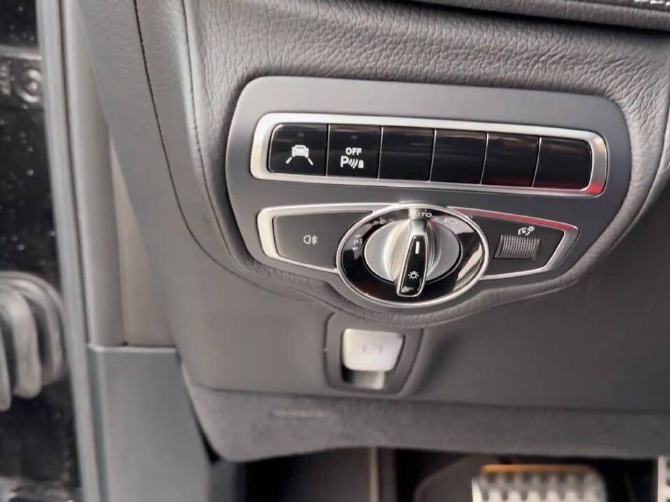 Image 12/13 of Mercedes-Benz G 400 d (LWB) (2021)