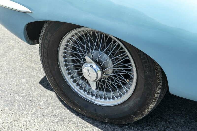Image 45/50 de Jaguar E-Type (1968)