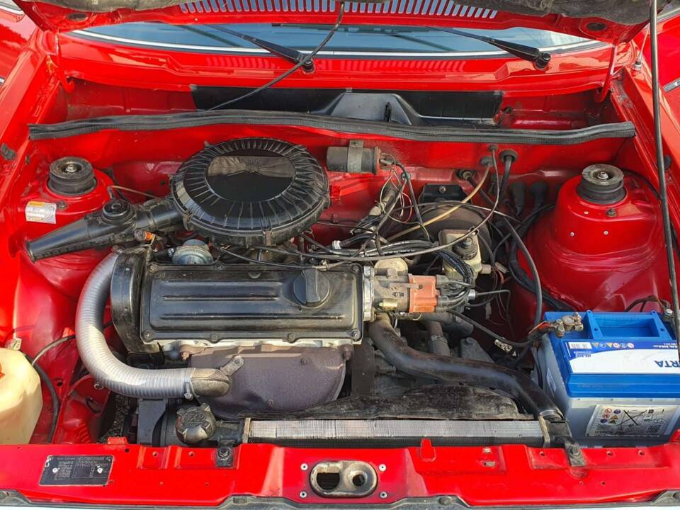 Afbeelding 34/50 van Volkswagen Golf Mk I Convertible 1.1 (1981)