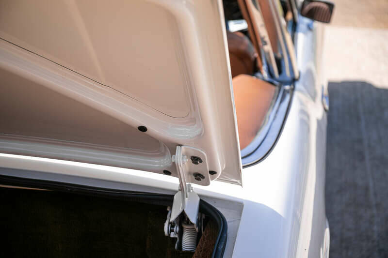 Image 36/47 of Triumph Stag (1975)