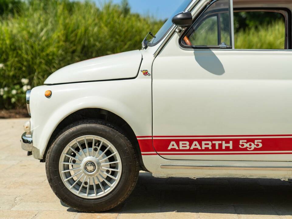 Image 33/50 of Abarth Fiat 595 (1968)