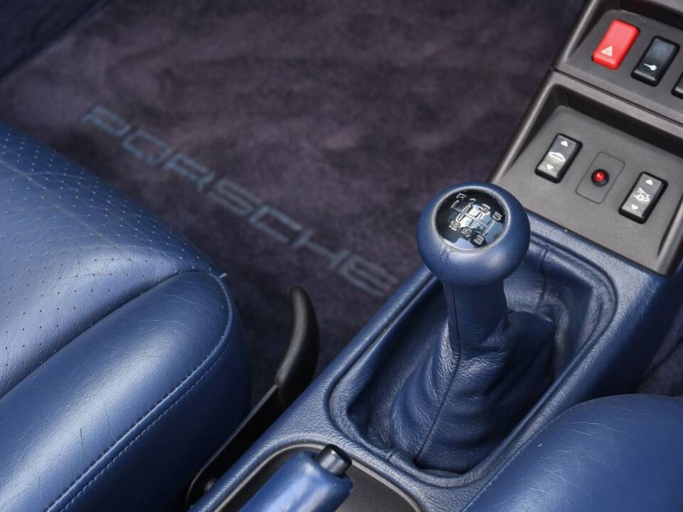 Immagine 33/53 di Porsche 911 Carrera (1994)