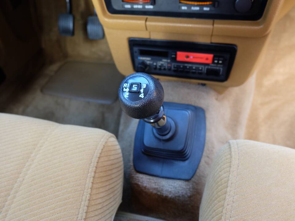 Image 31/75 de Volvo 240 (1986)