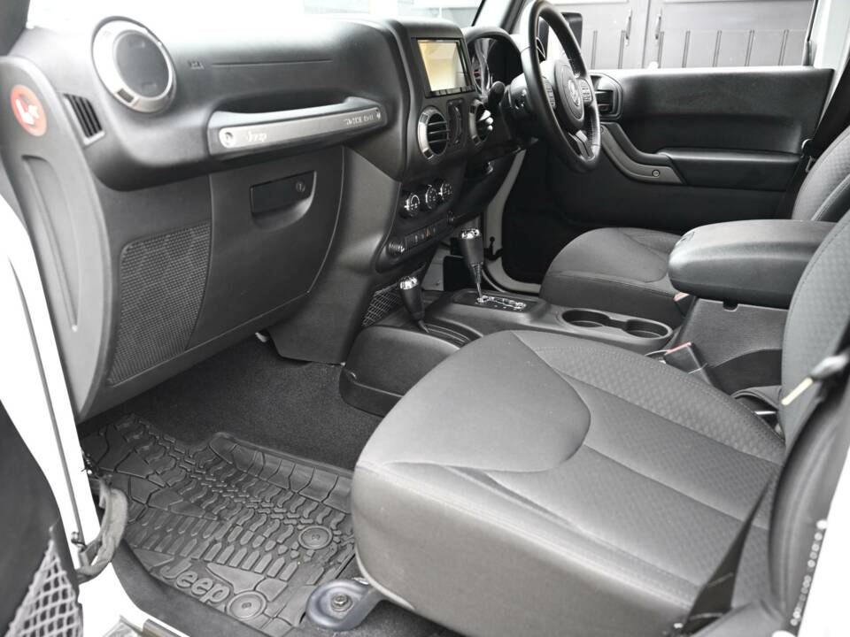 Imagen 40/50 de Jeep Wrangler 3.6 V6 (2015)