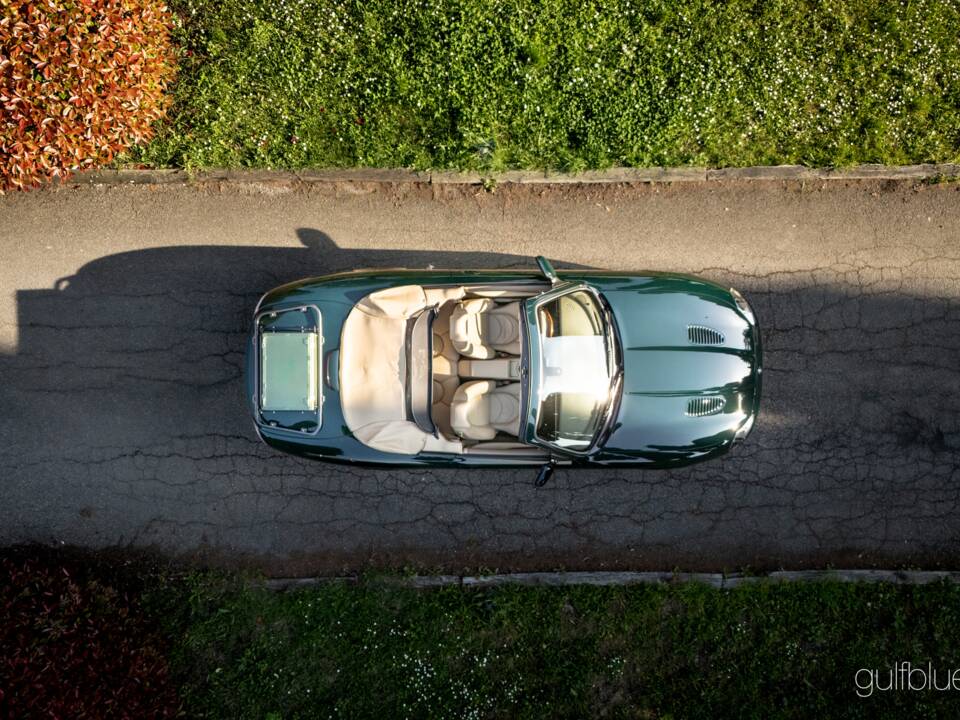 Image 69/70 of Jaguar XKR (2004)