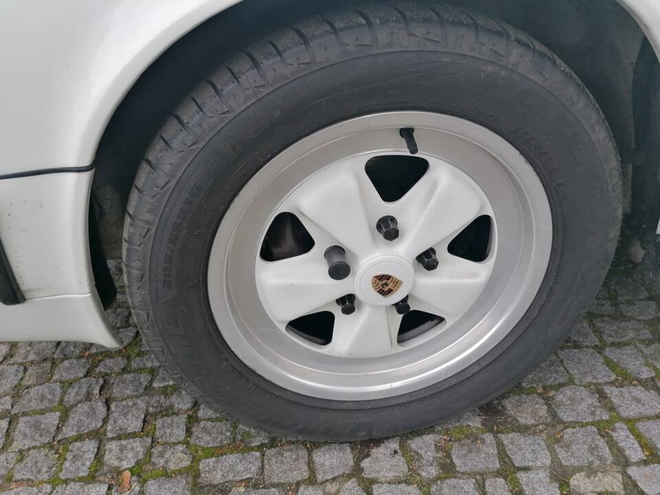 Afbeelding 10/10 van Porsche 911 Carrera 3.2 (1988)