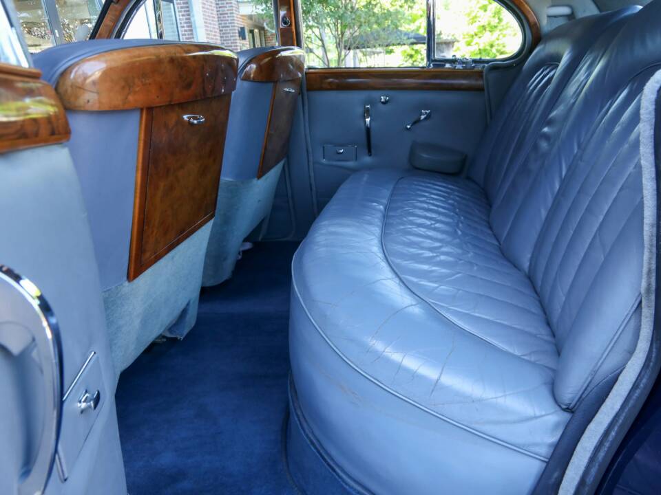 Image 15/50 de Jaguar Mk IX (1961)
