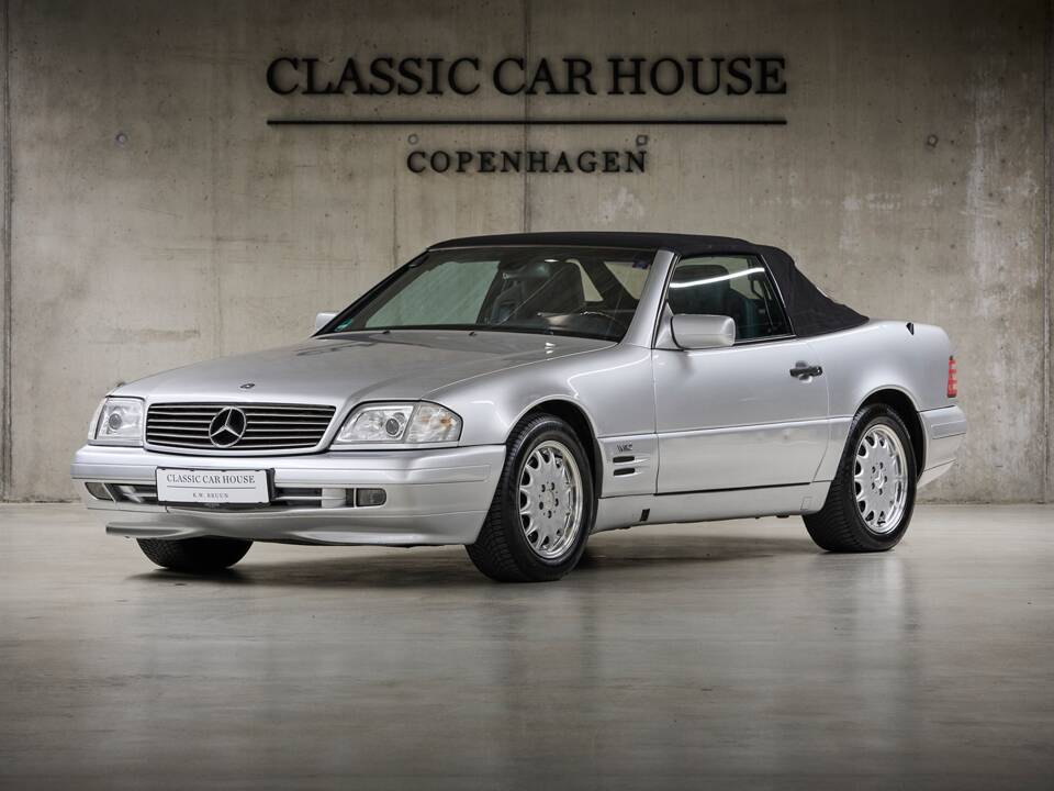Immagine 1/95 di Mercedes-Benz SL 600 (1998)