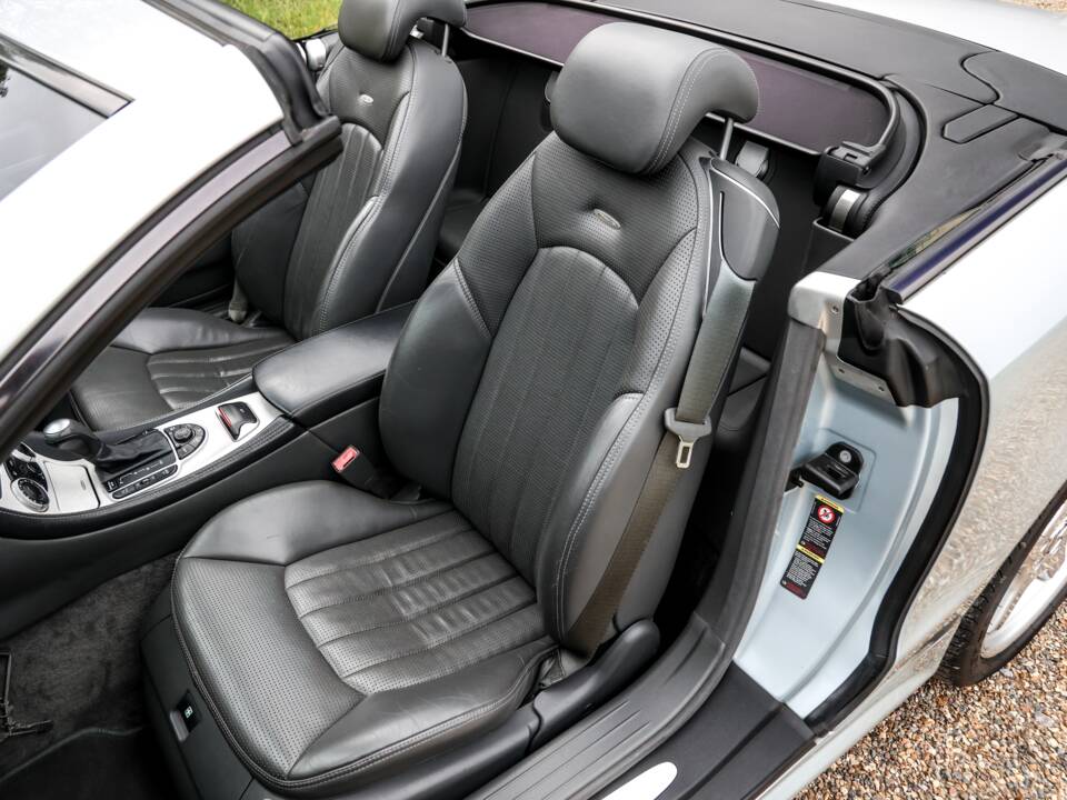 Afbeelding 31/40 van Mercedes-Benz SL 55 AMG (2003)
