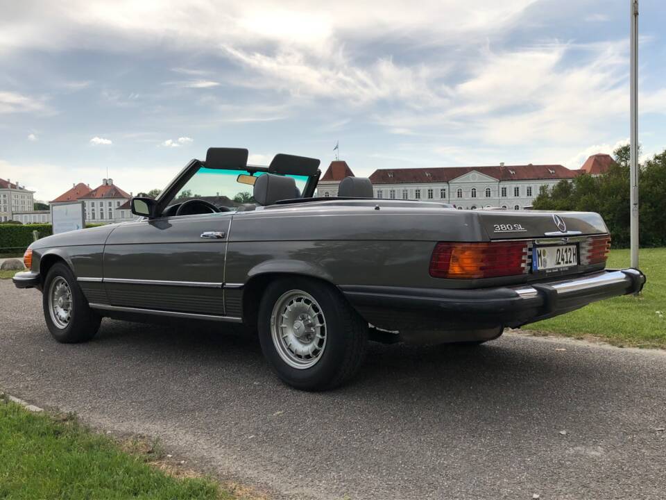 Image 89/96 of Mercedes-Benz 380 SL (1983)