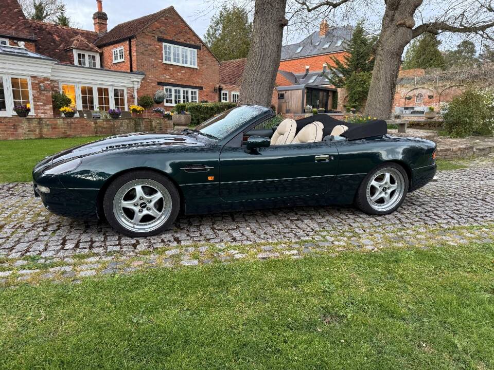 Image 7/44 of Aston Martin DB 7 Volante (1998)
