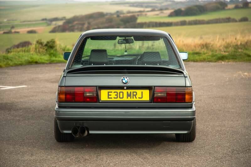 Image 25/50 of BMW 325i (1990)