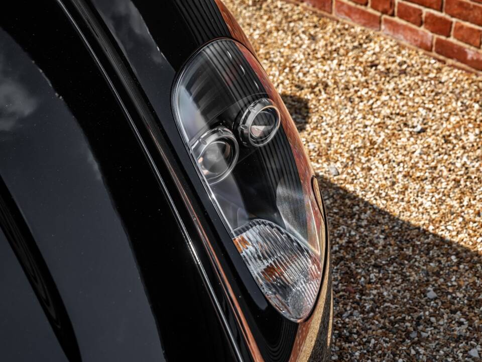 Image 21/59 of Aston Martin DBS (2012)