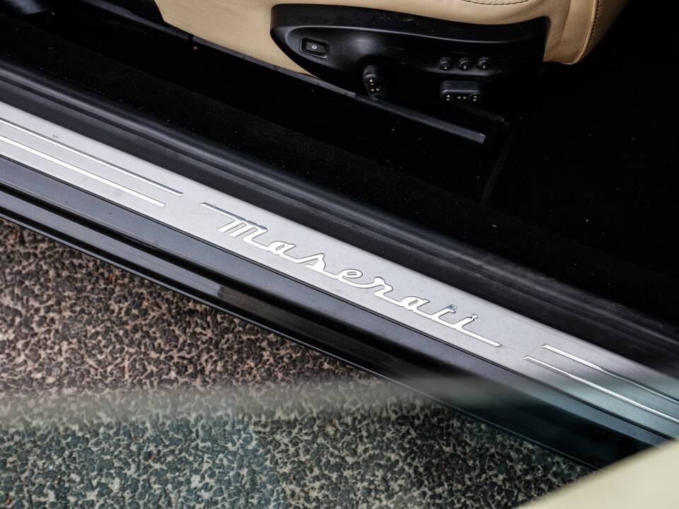 Image 28/43 of Maserati GranTurismo 4.2 (2008)