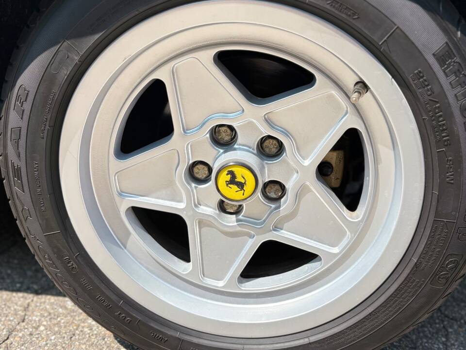 Afbeelding 13/15 van Ferrari Dino 308 GT4 (1975)