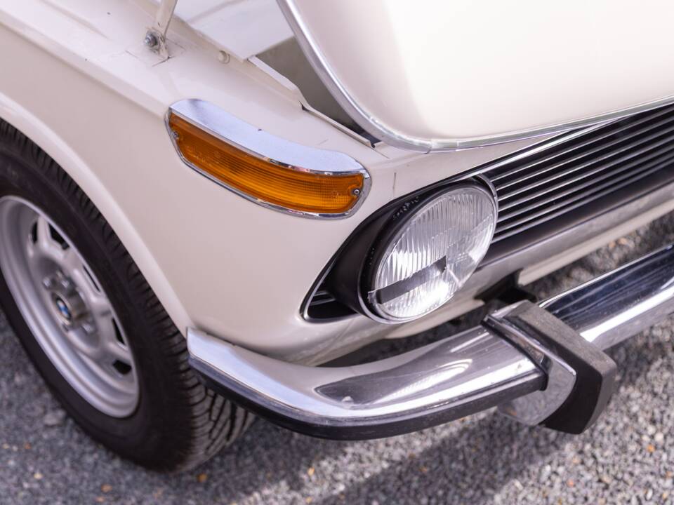 Imagen 37/50 de BMW 1802 (1975)