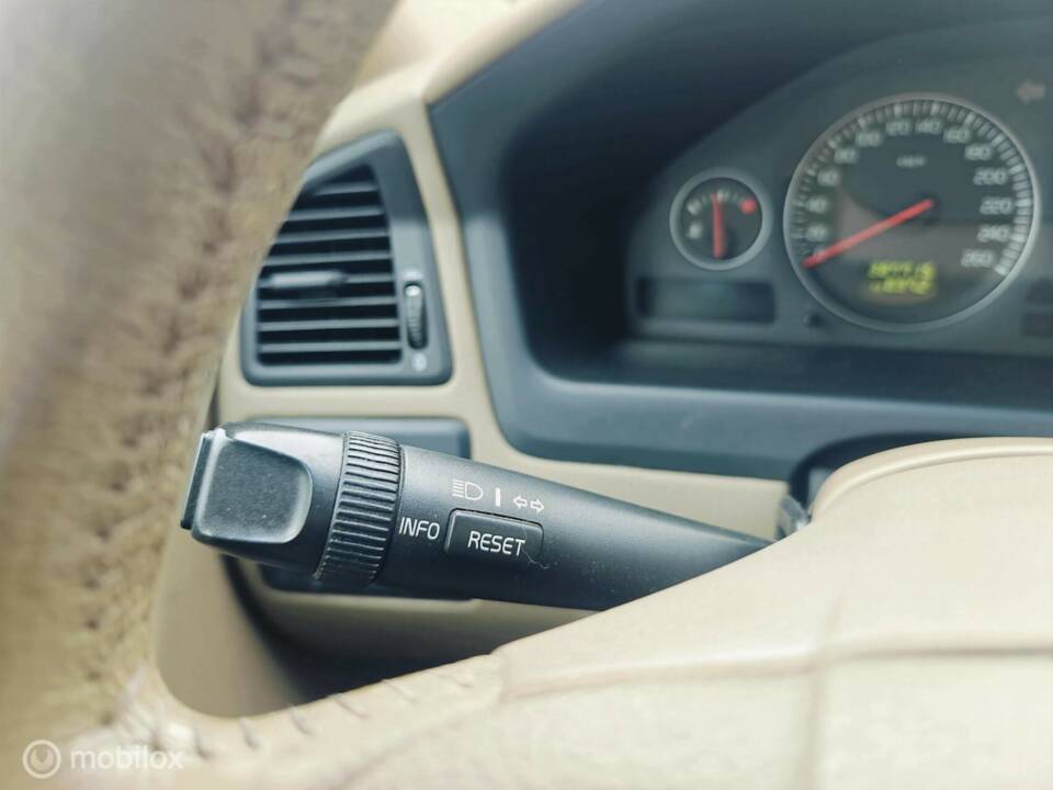 Imagen 19/40 de Volvo V 70 2.4 (2005)