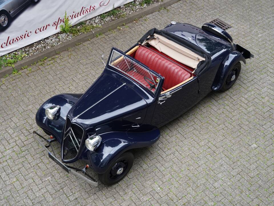 Image 1/20 de Citroën Traction Avant 11 Commerciale (1939)