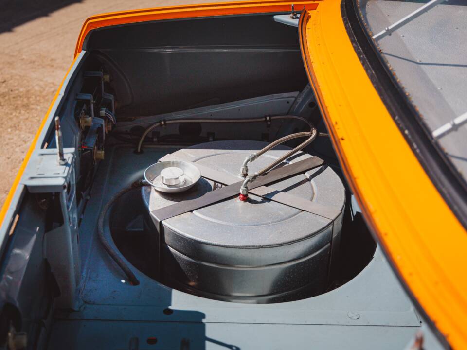 Bild 25/31 von BMW M5 (1987)