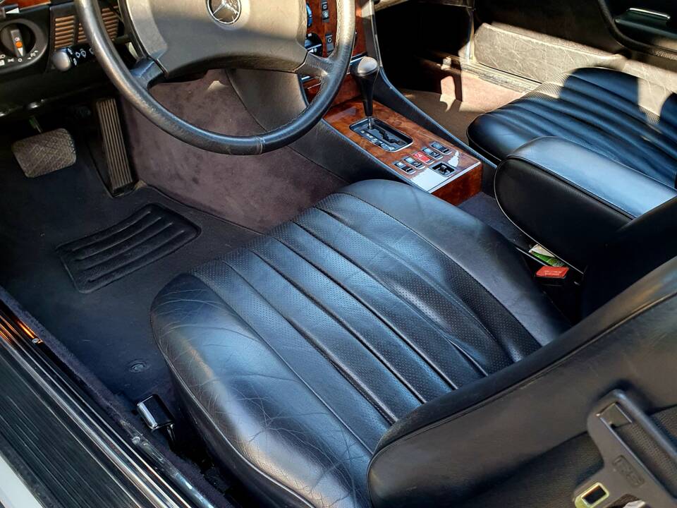 Image 5/16 de Mercedes-Benz 500 SL (1985)