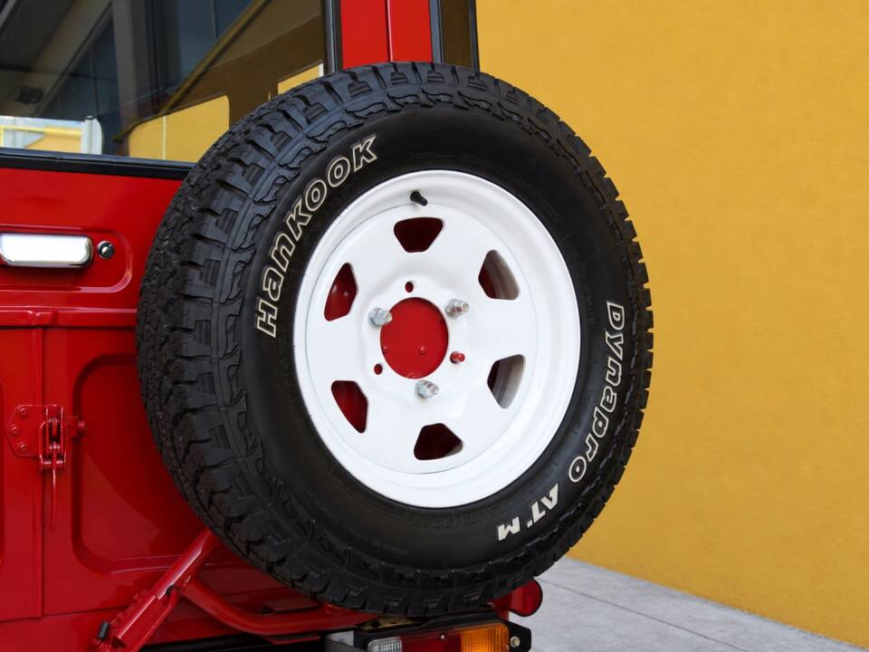 Bild 10/17 von Toyota Landcruiser BJ 42 (1984)