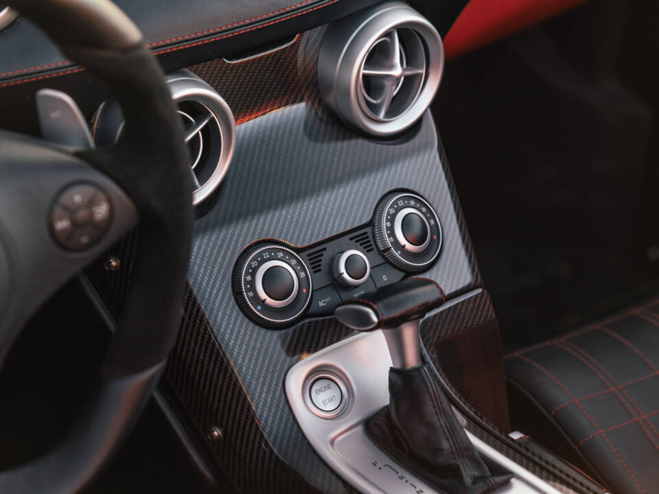 Image 18/45 de Mercedes-Benz SLR Stirling Moss (2009)