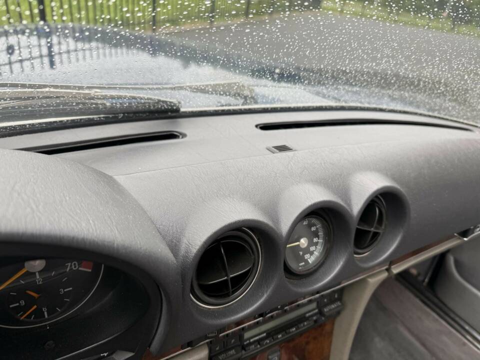 Image 18/46 de Mercedes-Benz 560 SL (1986)