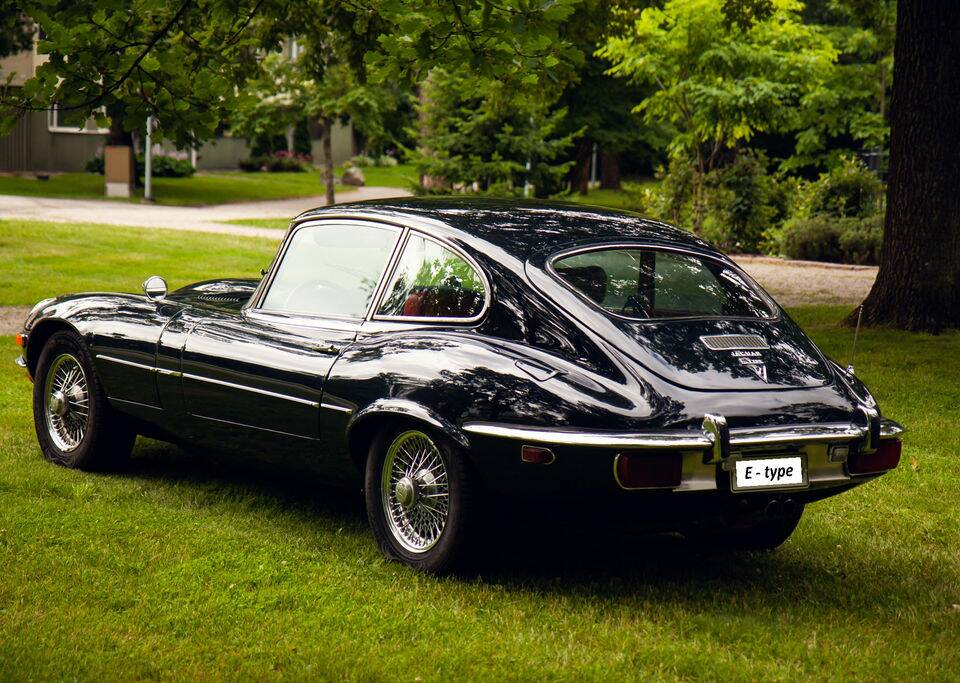 Bild 7/8 von Jaguar E-Type V12 (2+2) (1972)