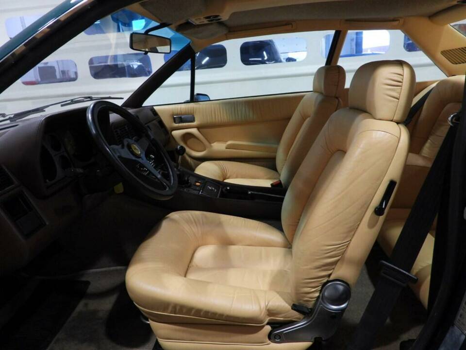 Image 5/15 of Ferrari Mondial Quattrovalvole (1983)