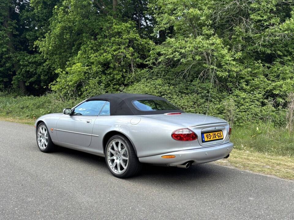 Image 6/28 de Jaguar XKR (2002)