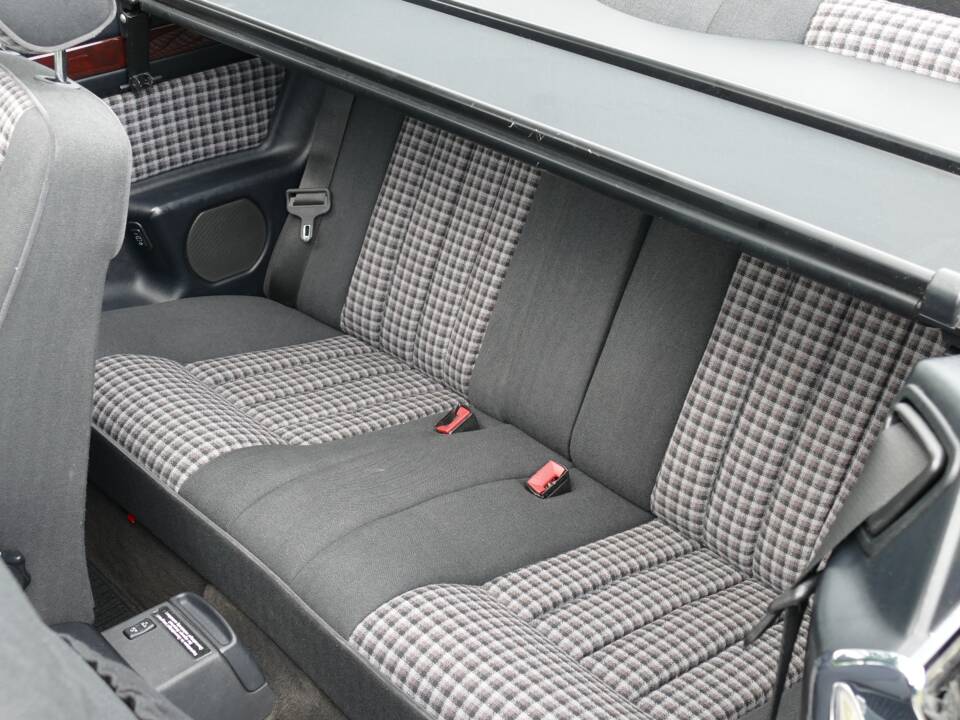 Bild 10/15 von Mercedes-Benz E 200 (1996)