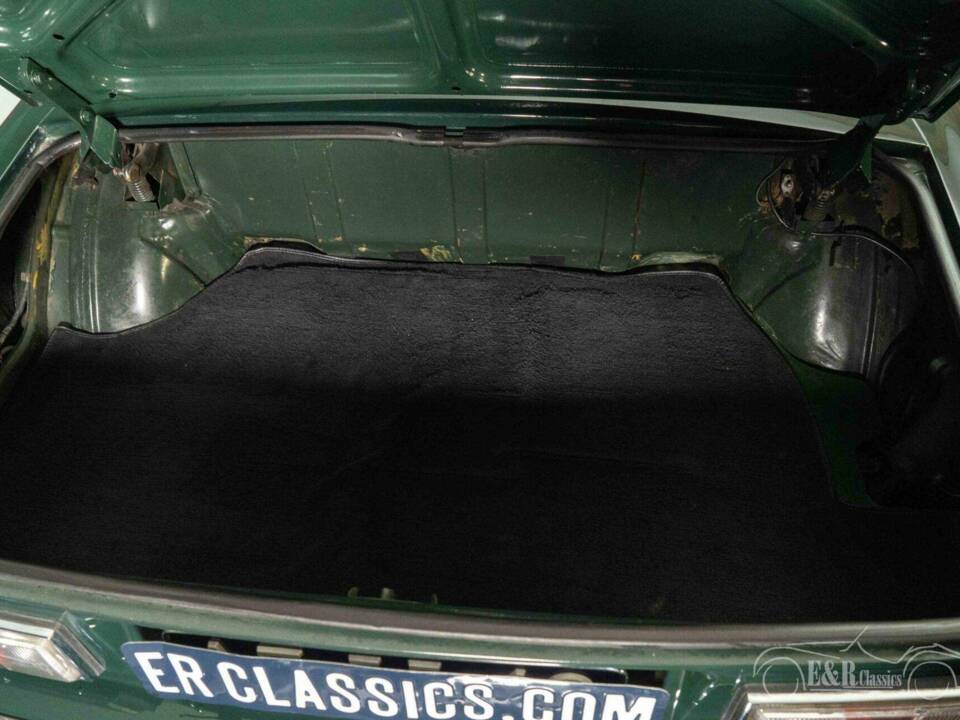 Image 16/19 of Triumph Stag (1971)
