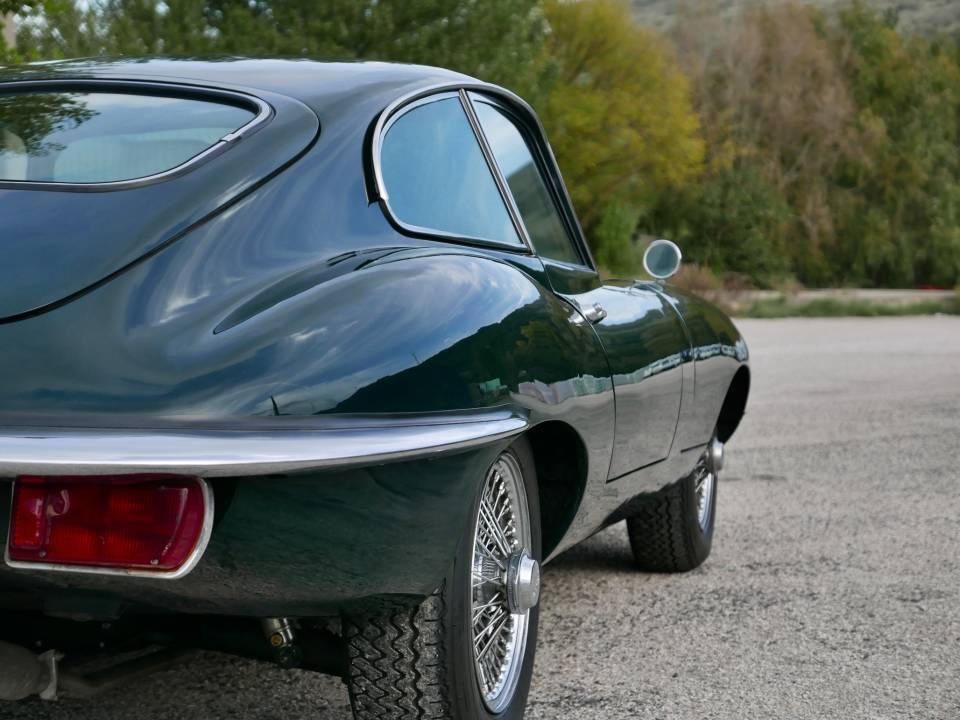 Afbeelding 19/50 van Jaguar E-Type (1968)