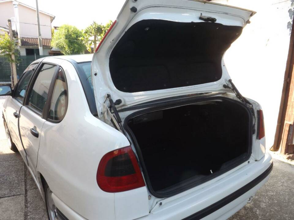 Afbeelding 30/50 van SEAT Cordoba 1.6i (1994)