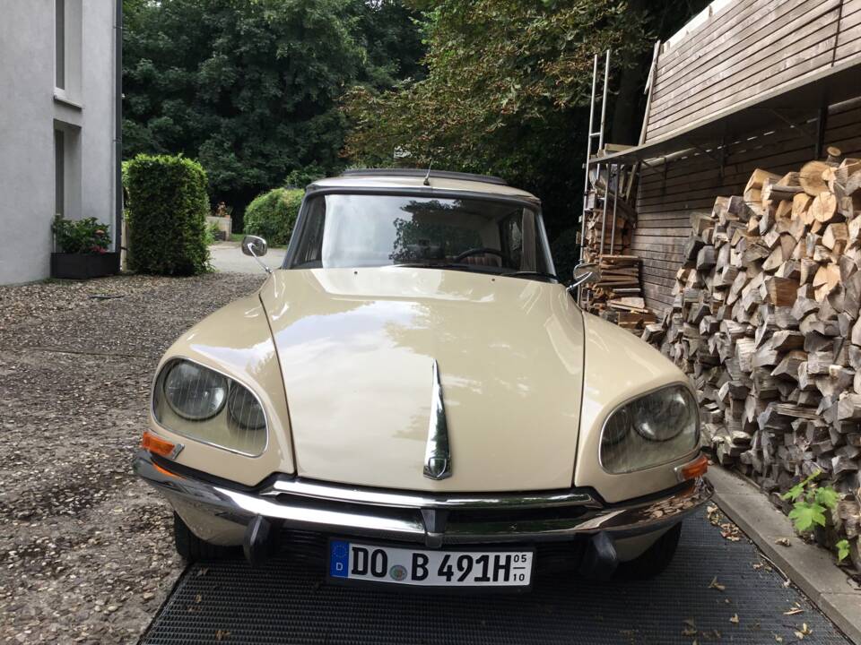 Image 8/82 de Citroën DS 20 (1974)