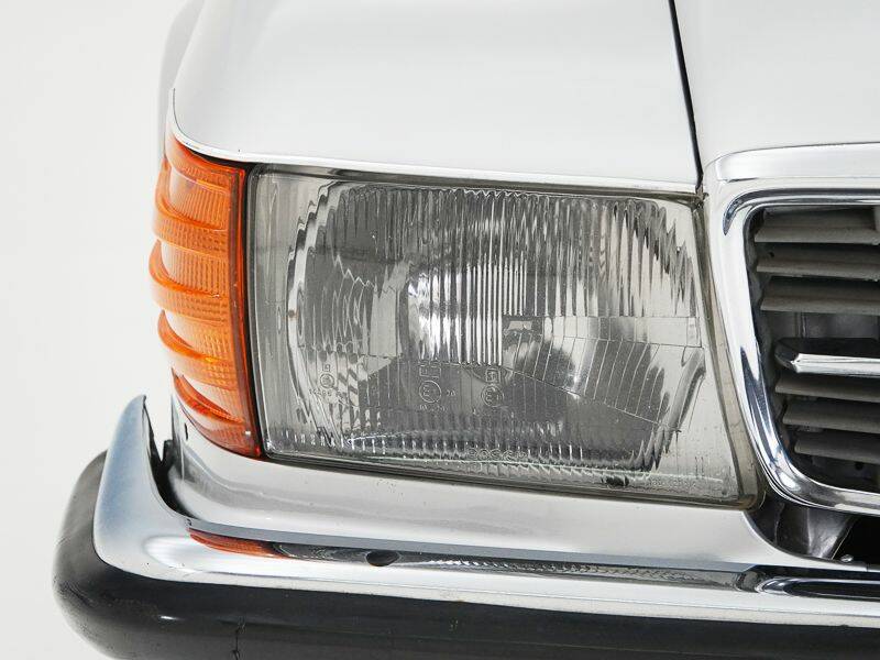 Image 8/15 of Mercedes-Benz 450 SL (1977)