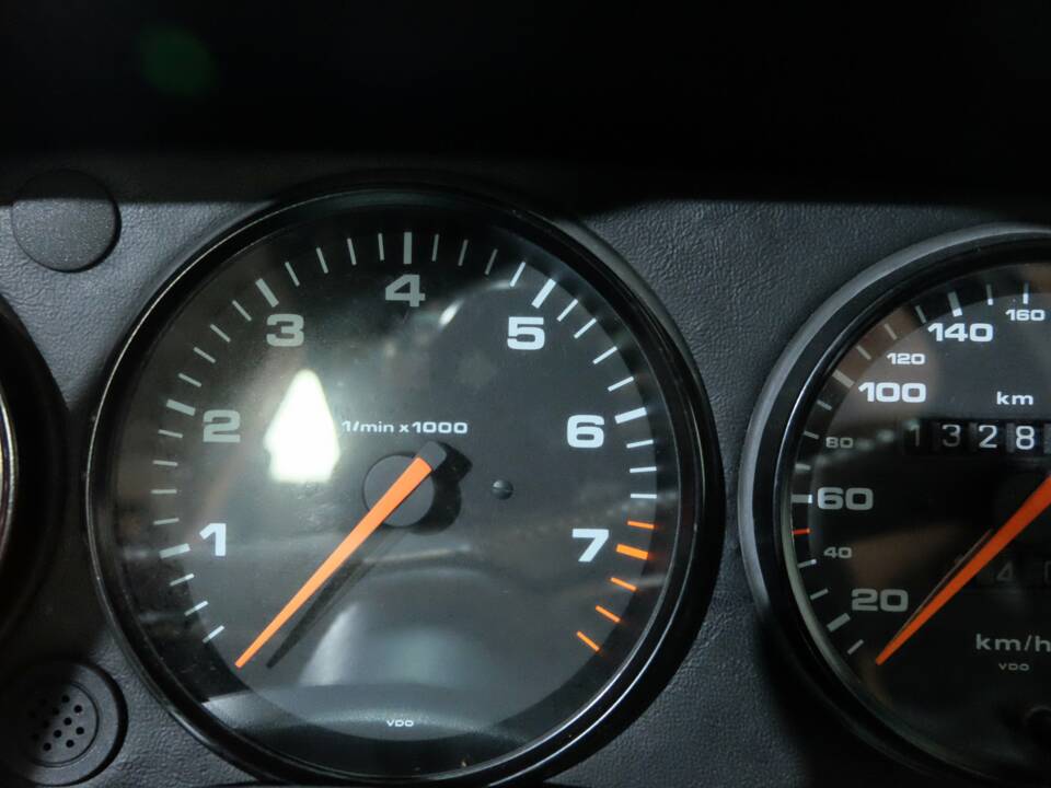 Imagen 6/26 de Porsche 911 Carrera 4 (1992)