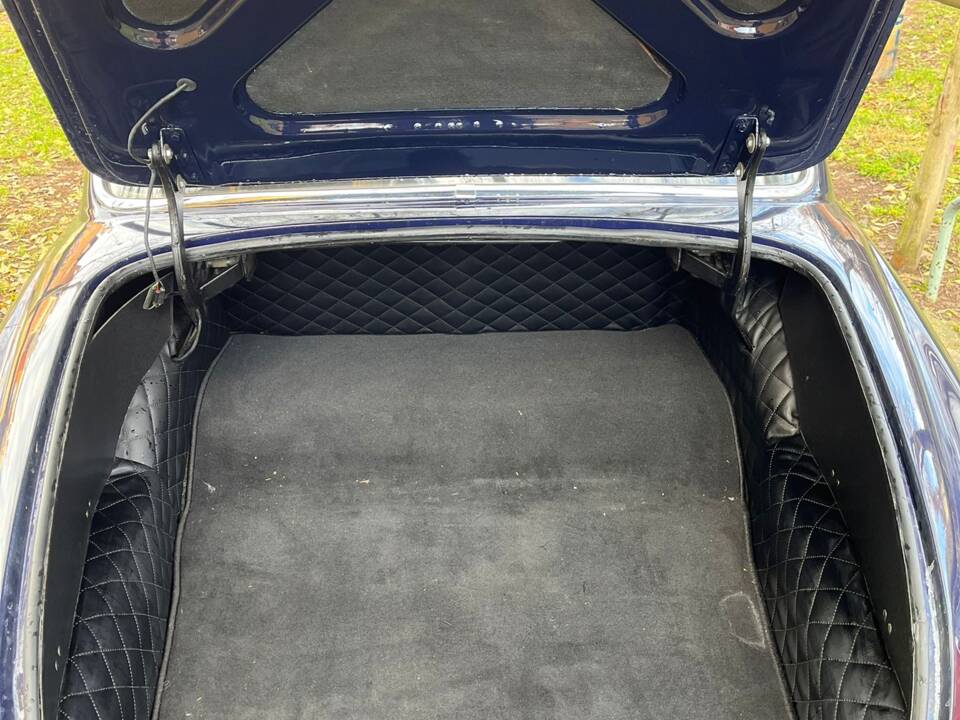 Image 33/51 of Jaguar 420 (1967)