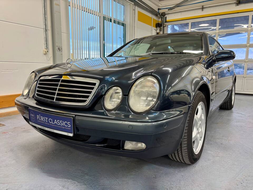 Imagen 2/16 de Mercedes-Benz CLK 430 (1999)