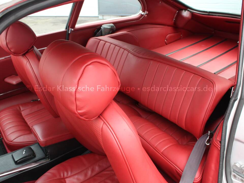 Afbeelding 17/28 van Jaguar E-Type V12 (2+2) (1971)