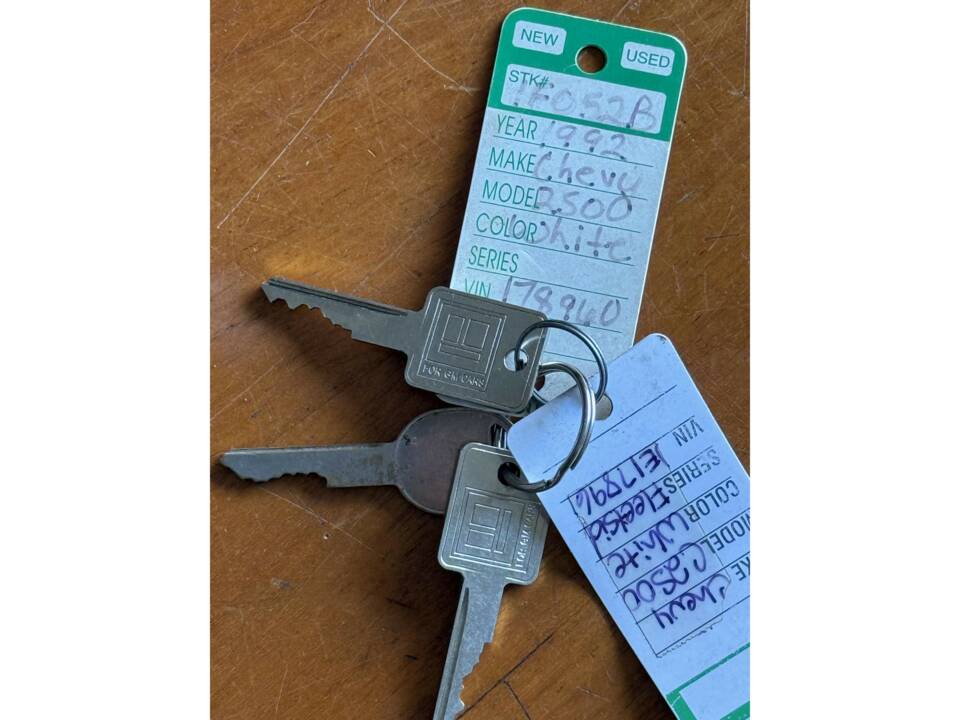 Image 21/22 of Chevrolet C2500 (1992)